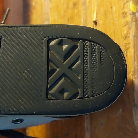 Converse size 2 youth - Picture 6 of 7